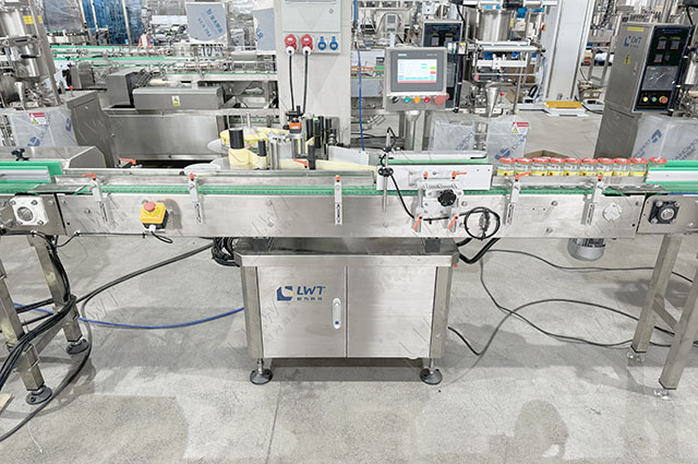 圓瓶貼標(biāo)機(jī)